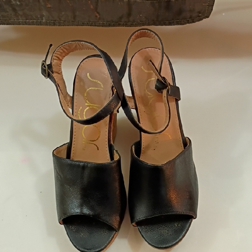 Suger black leather peep-toe ankle strap platform sandal,